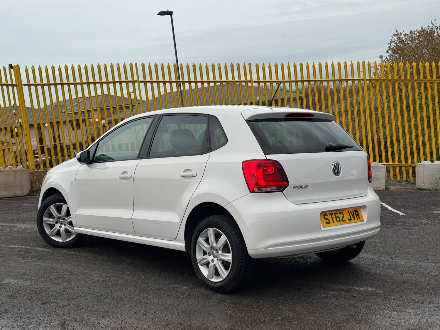 Used Volkswagen Polo 2012 for sale - 76318186: Photo 2