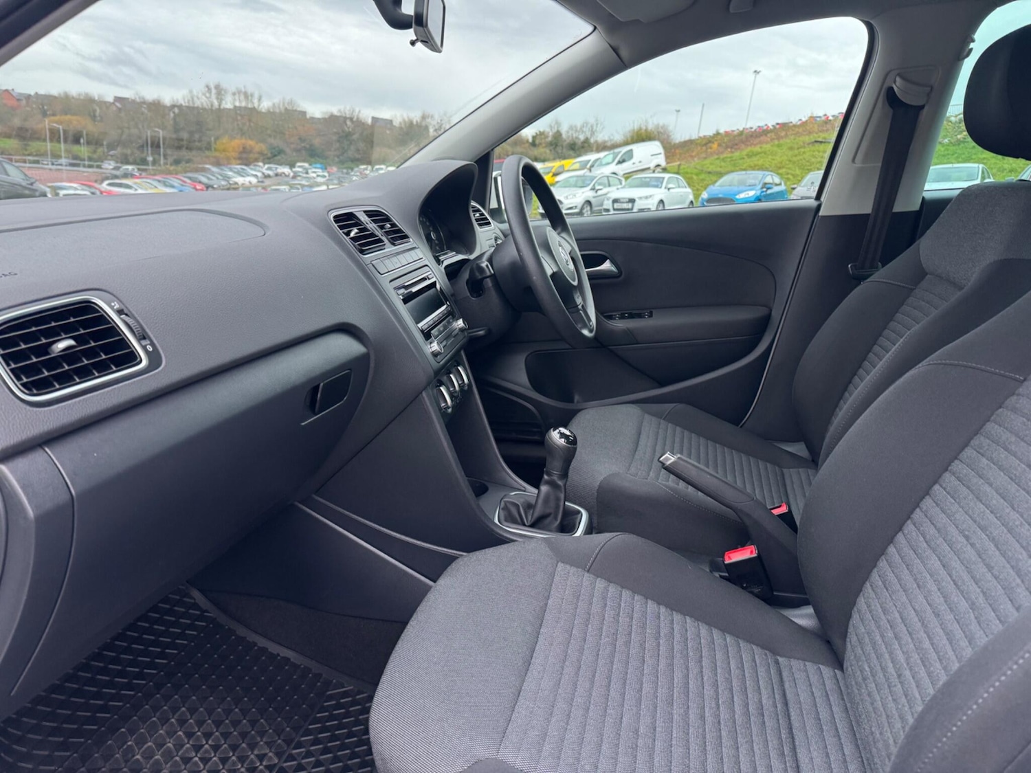 Used Volkswagen Polo 2012 for sale - 76318186: Photo 8