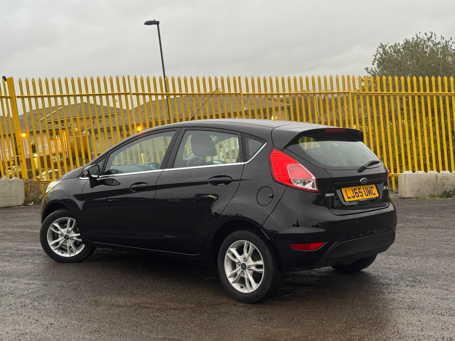 Used Ford Fiesta for sale - 76727579: Photo 2
