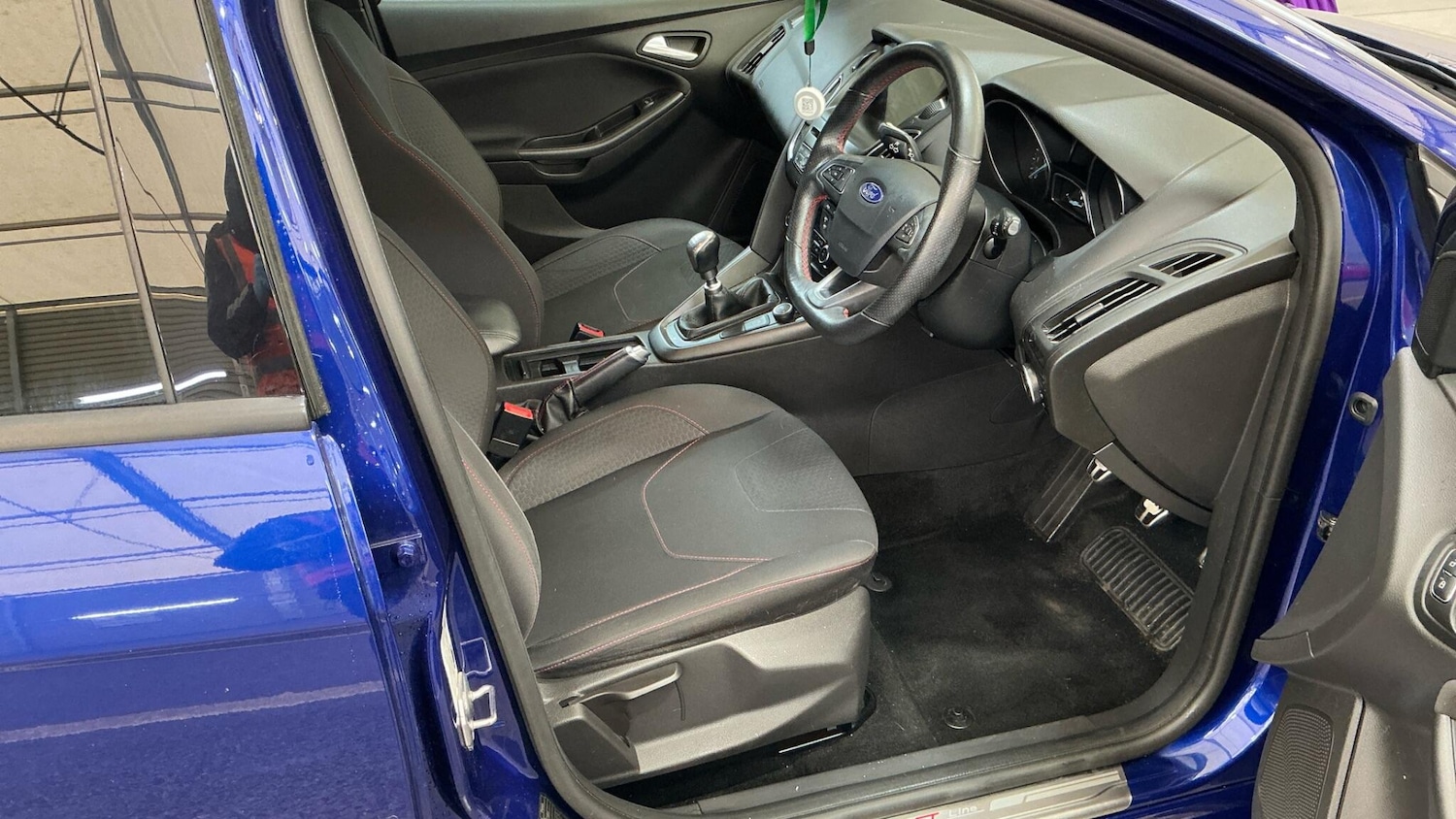 Used Ford Focus 2017 for sale - 77550341: Photo 4