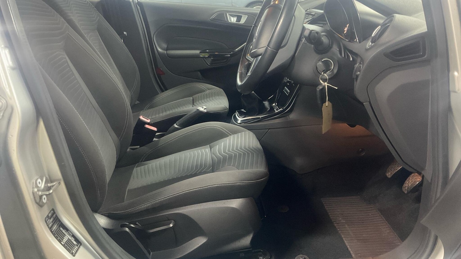 Used Ford Fiesta 2015 for sale - 77993199: Photo 4