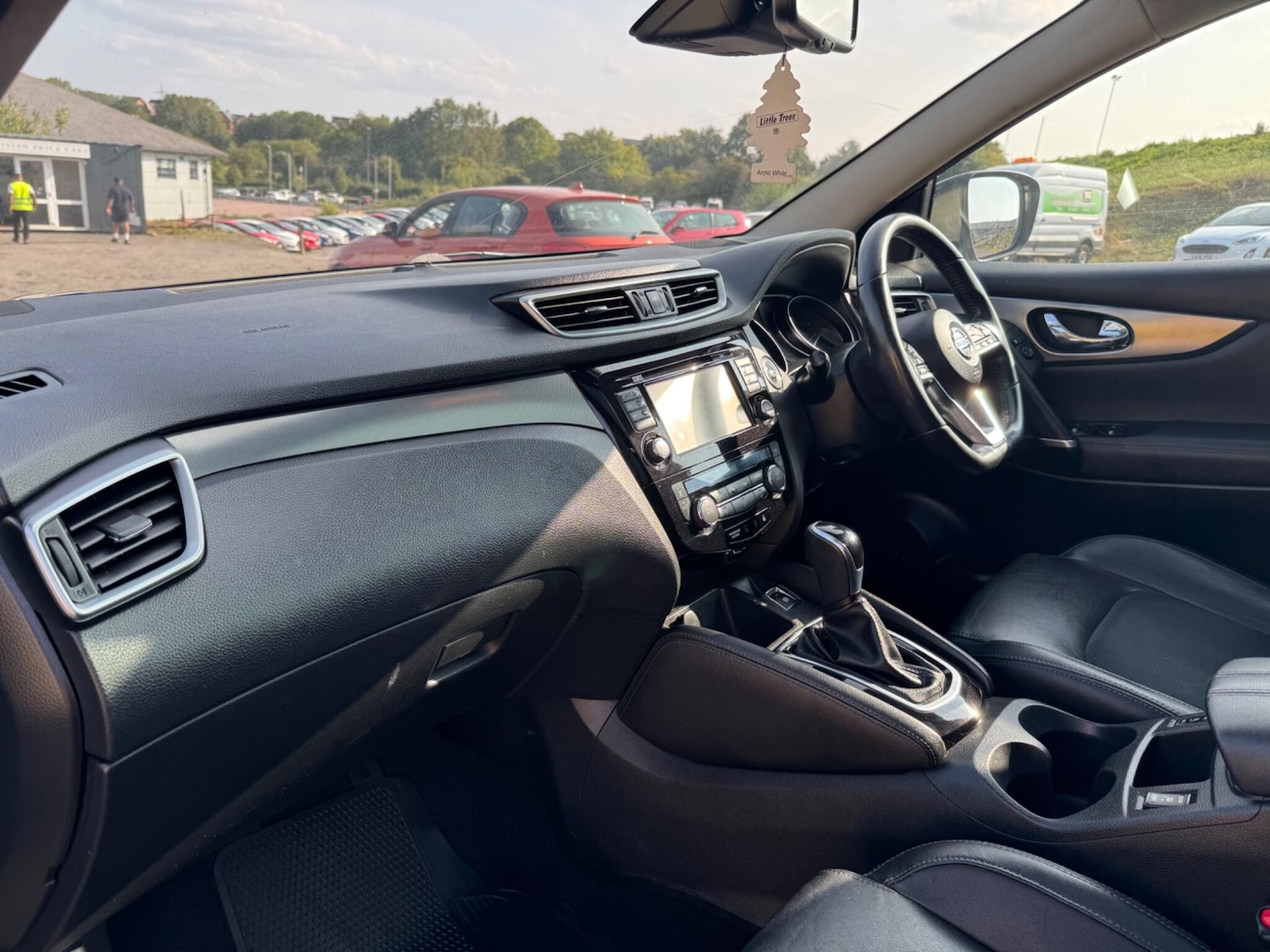 Used Nissan Qashqai 2017 for sale - 76095113: Photo 10