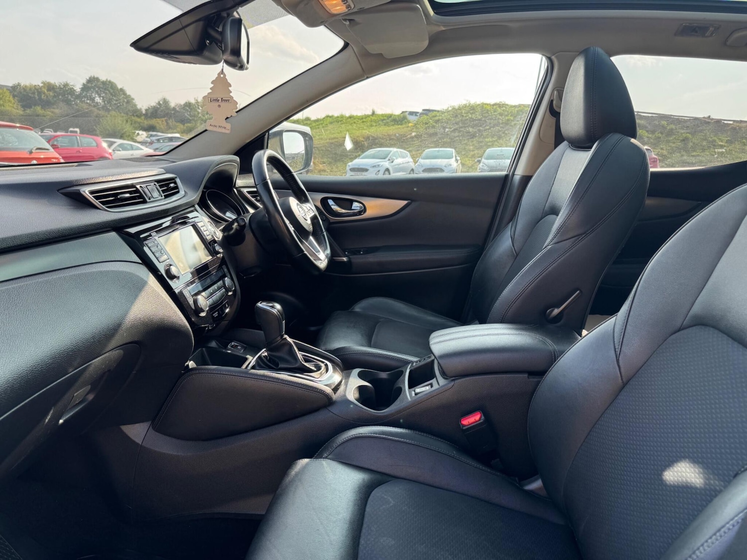 Used Nissan Qashqai 2017 for sale - 76095113: Photo 11