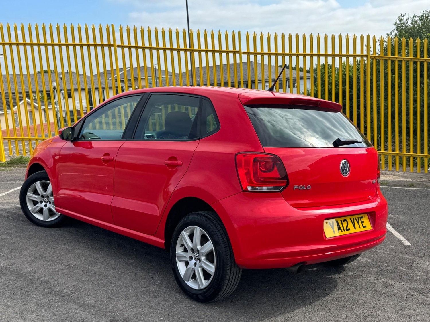 Used Volkswagen Polo 2012 for sale - 76456609: Photo 2