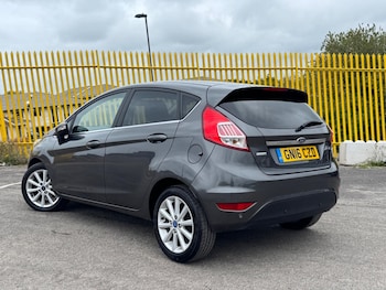 Used Ford Fiesta 2016 for sale - 76239965: Photo 2