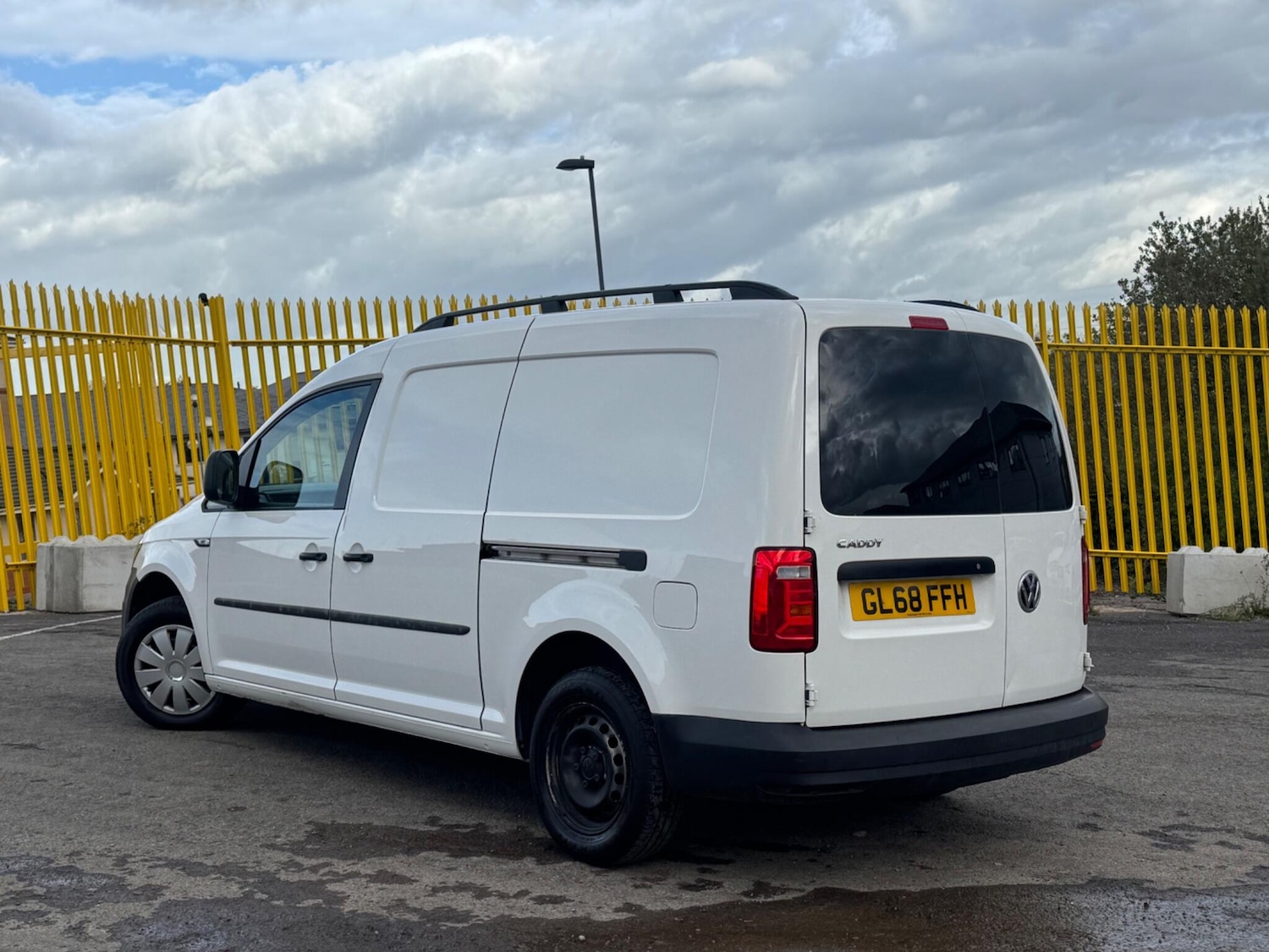 Used Volkswagen Caddy Maxi 2018 for sale - 76987657: Photo 2