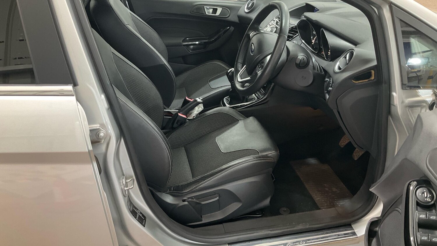 Used Ford Fiesta 2014 for sale - 76179760: Photo 4