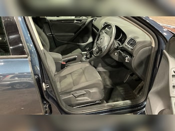 Used Volkswagen Golf 2009 for sale - 77511337: Photo