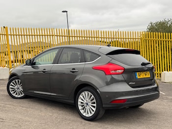 Used Ford Focus 2017 for sale - 76179305: Photo 2