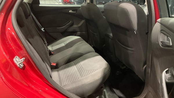 Used Ford Focus 2015 for sale - 76247299: Photo 3