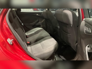 Used Ford Focus 2015 for sale - 76247299: Photo 3