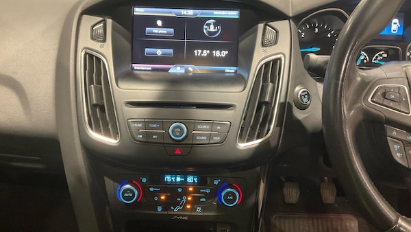Used Ford Focus 2015 for sale - 76247299: Photo 4