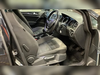 Used Volkswagen Golf 2015 for sale - 77509958: Photo