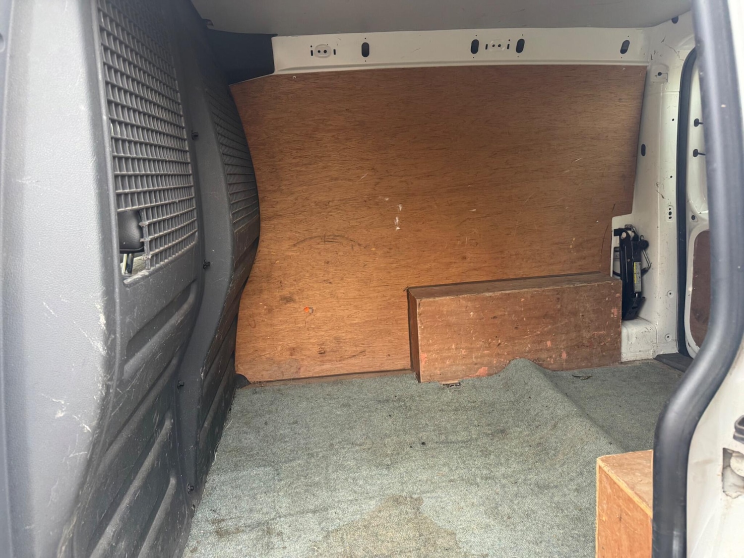 Used Volkswagen Caddy 2012 for sale - 76349521: Photo 12