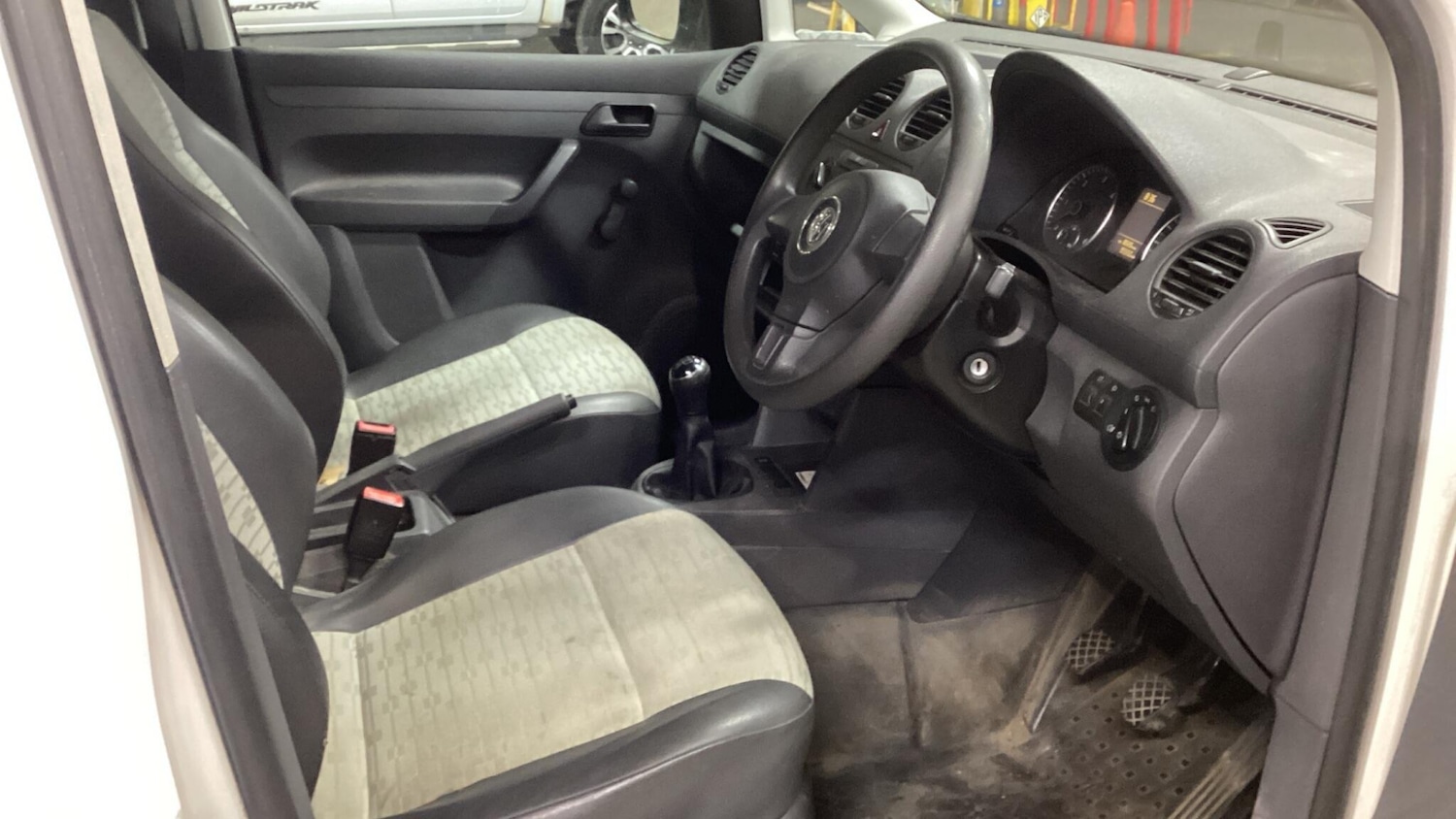 Used Volkswagen Caddy 2012 for sale - 76349521: Photo 4