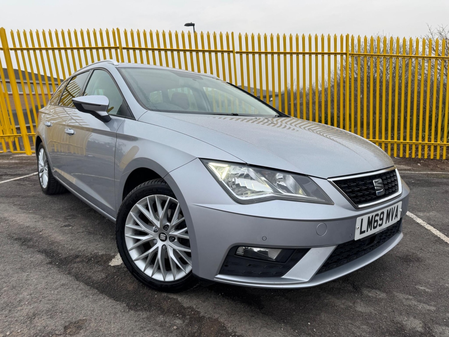 Used SEAT Leon 2020 for sale - 76898614: Photo 1