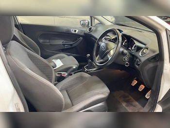 Used Ford Fiesta 2013 for sale - 76013411: Photo