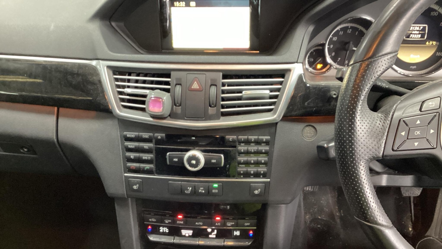 Used Mercedes-Benz E Class 2012 for sale - 77191852: Photo 6