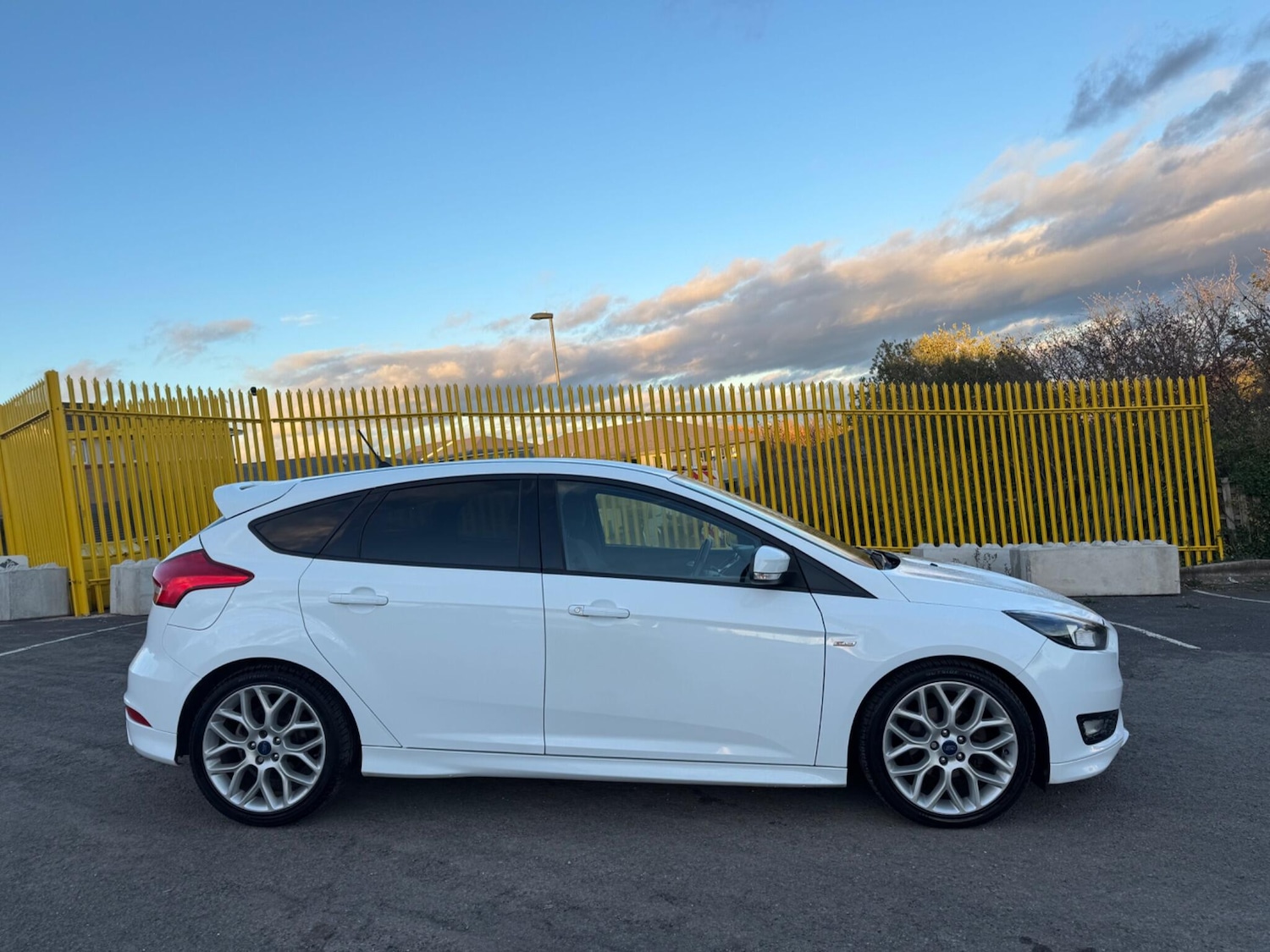 Used Ford Focus 2017 for sale - 76619983: Photo 5