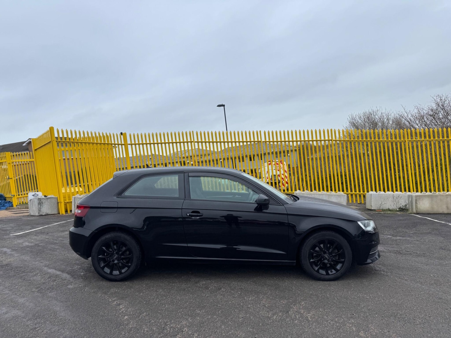 Used Audi A3 2015 for sale - 77625079: Photo 5