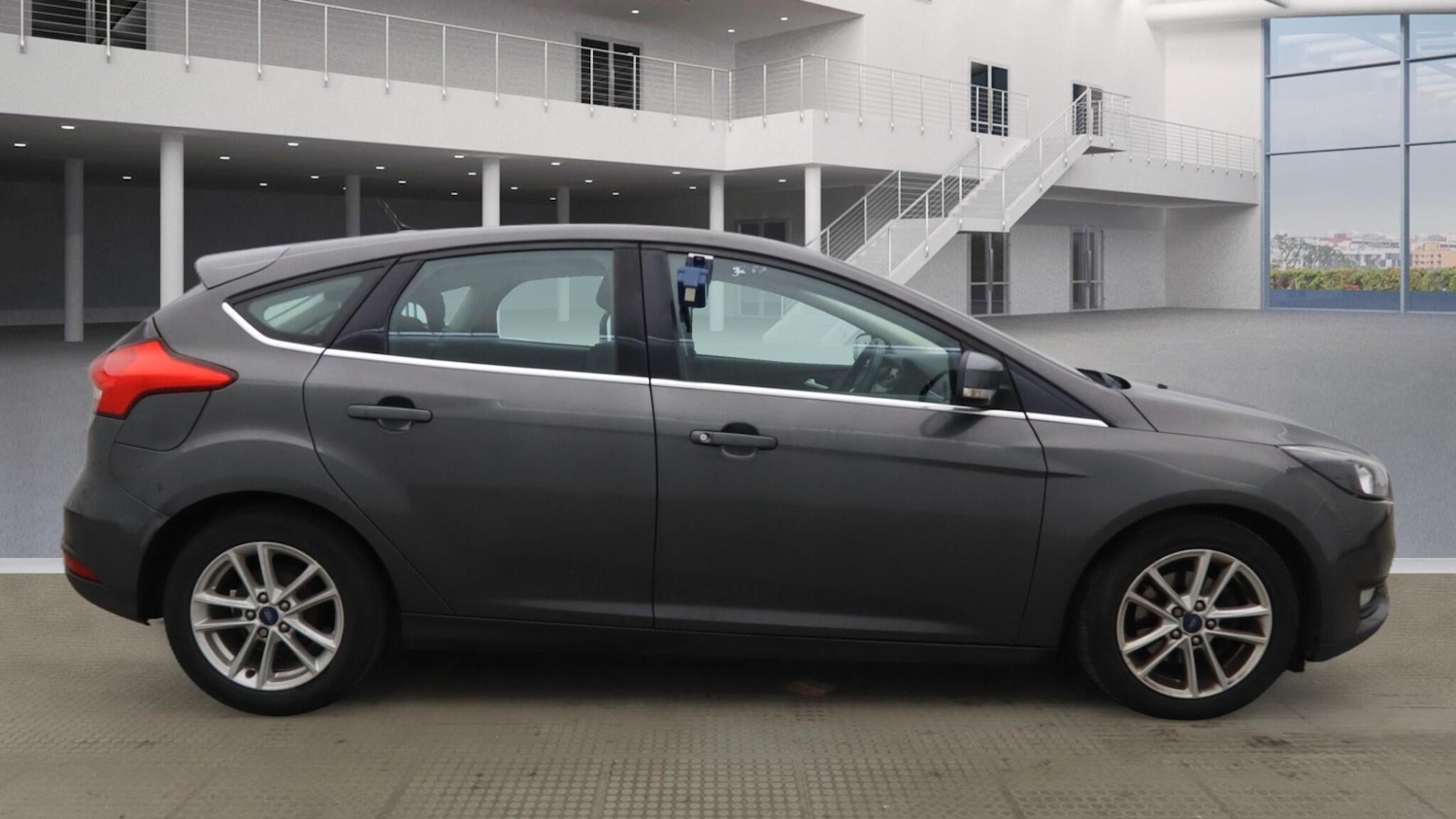 Used Ford Focus 2015 for sale - 77320754: Photo 3