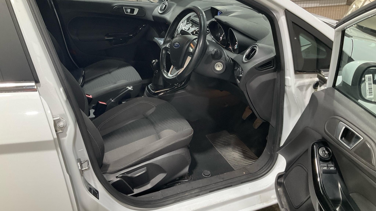 Used Ford Fiesta 2016 for sale - 77994010: Photo 4