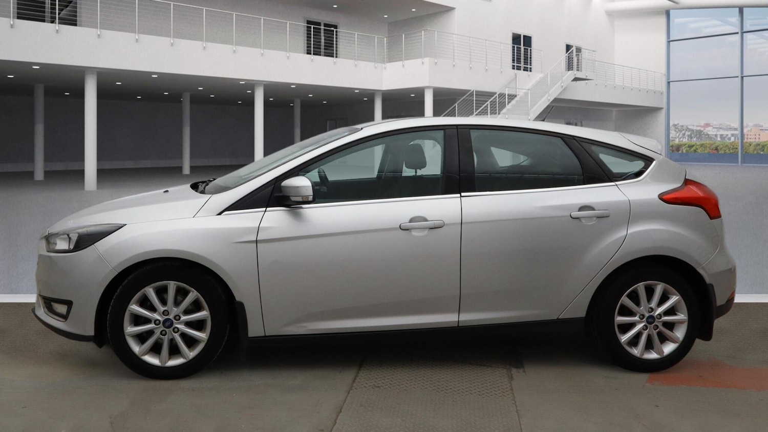Used Ford Focus 2015 for sale - 77166784: Photo 3