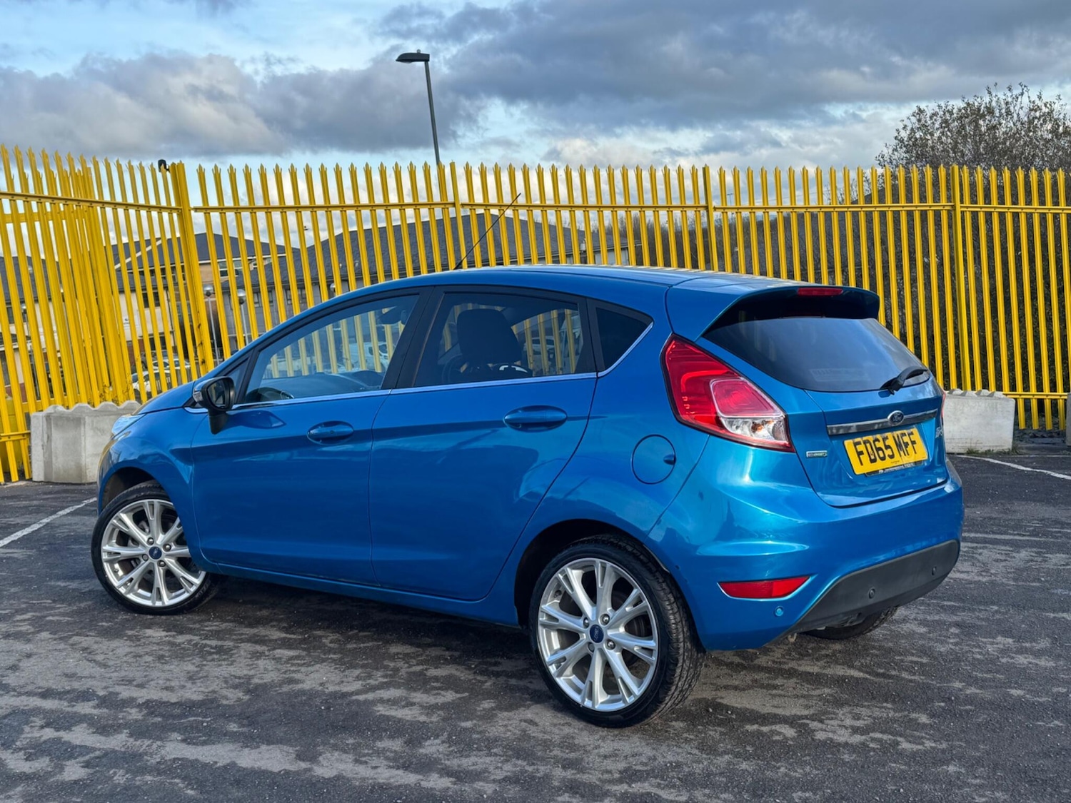 Used Ford Fiesta 2015 for sale - 77020847: Photo 2