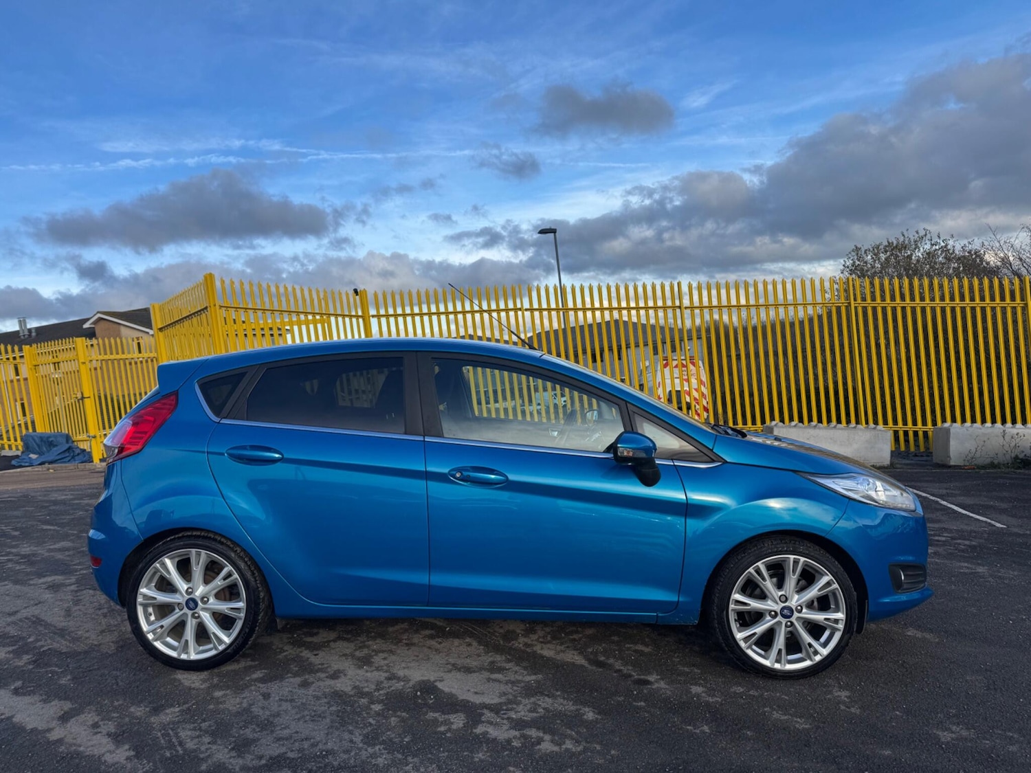 Used Ford Fiesta 2015 for sale - 77020847: Photo 5