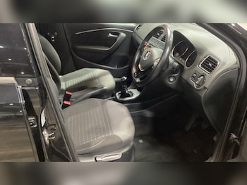 Used Volkswagen Polo 2015 for sale - 77768822: Photo