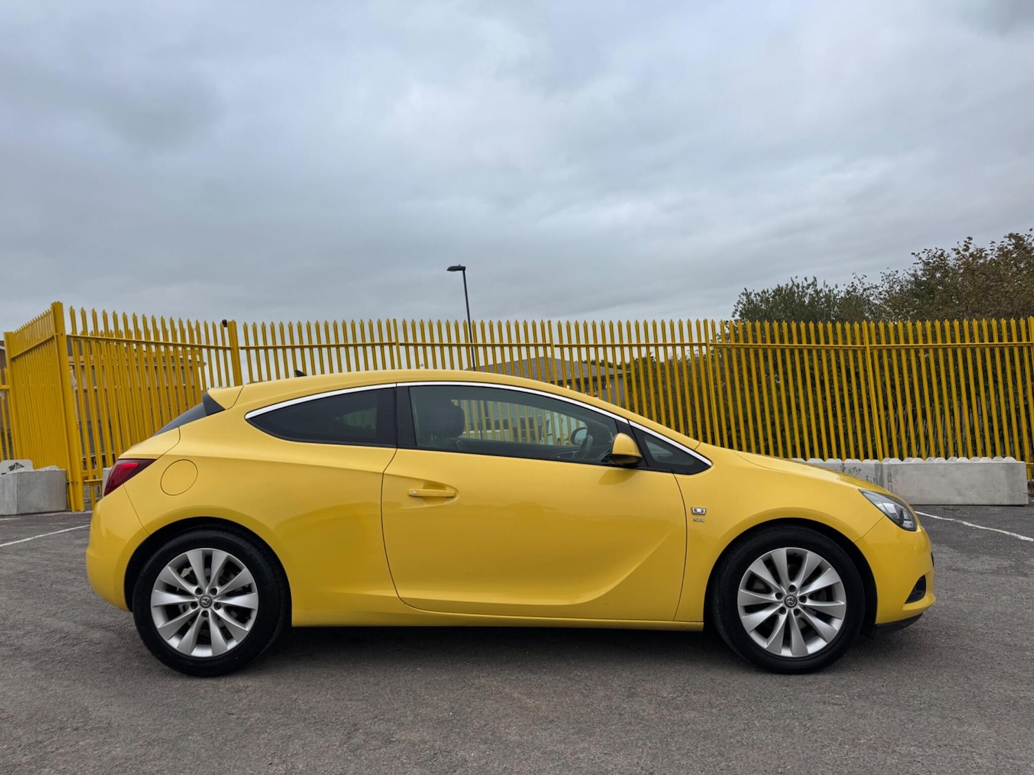 Used Vauxhall Astra GTC 2014 for sale - 76988353: Photo 5