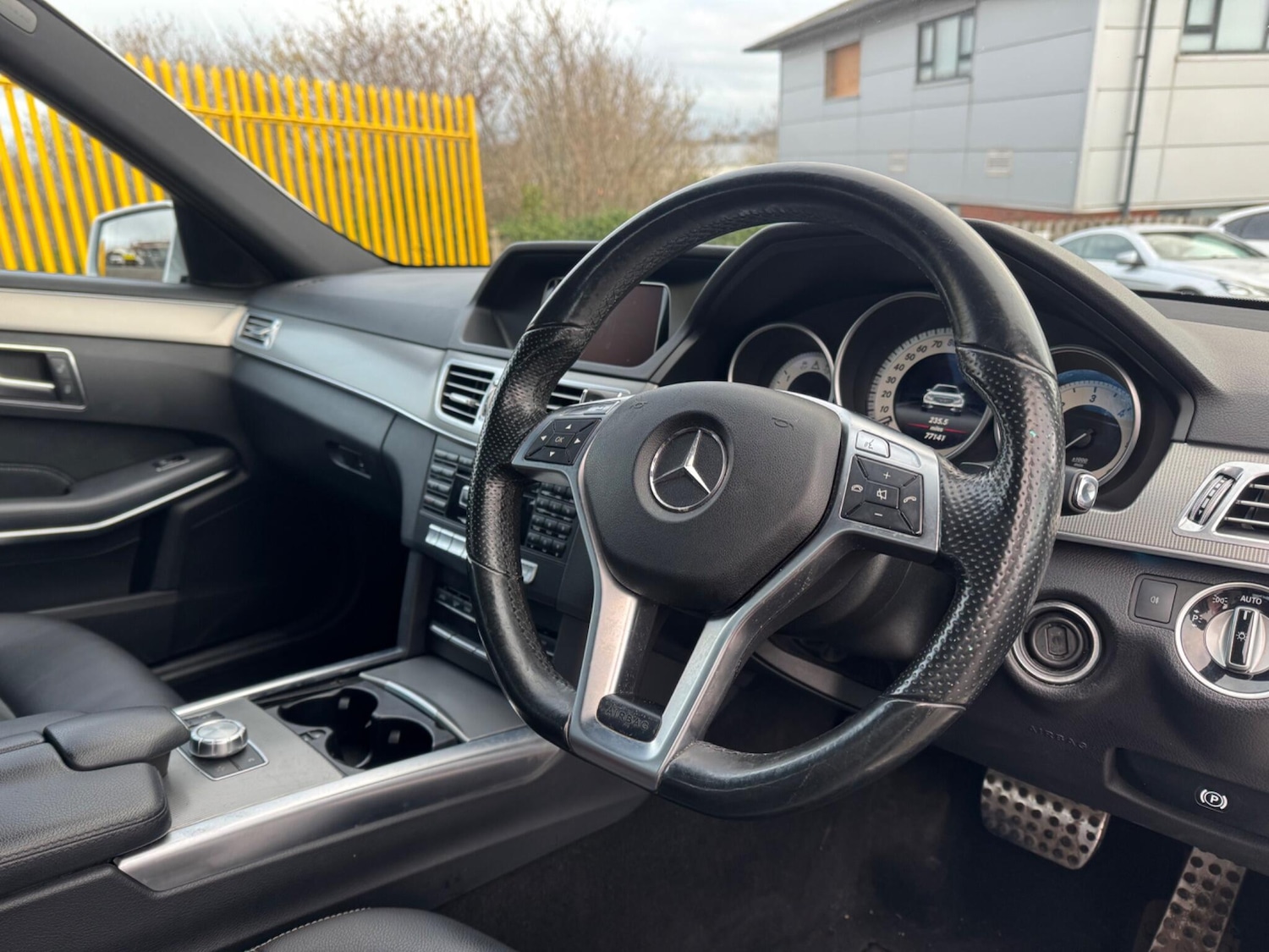 Used Mercedes-Benz E Class 2014 for sale - 77060139: Photo 12