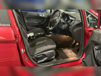 Used Ford Fiesta 2015 for sale - 77682871: Photo