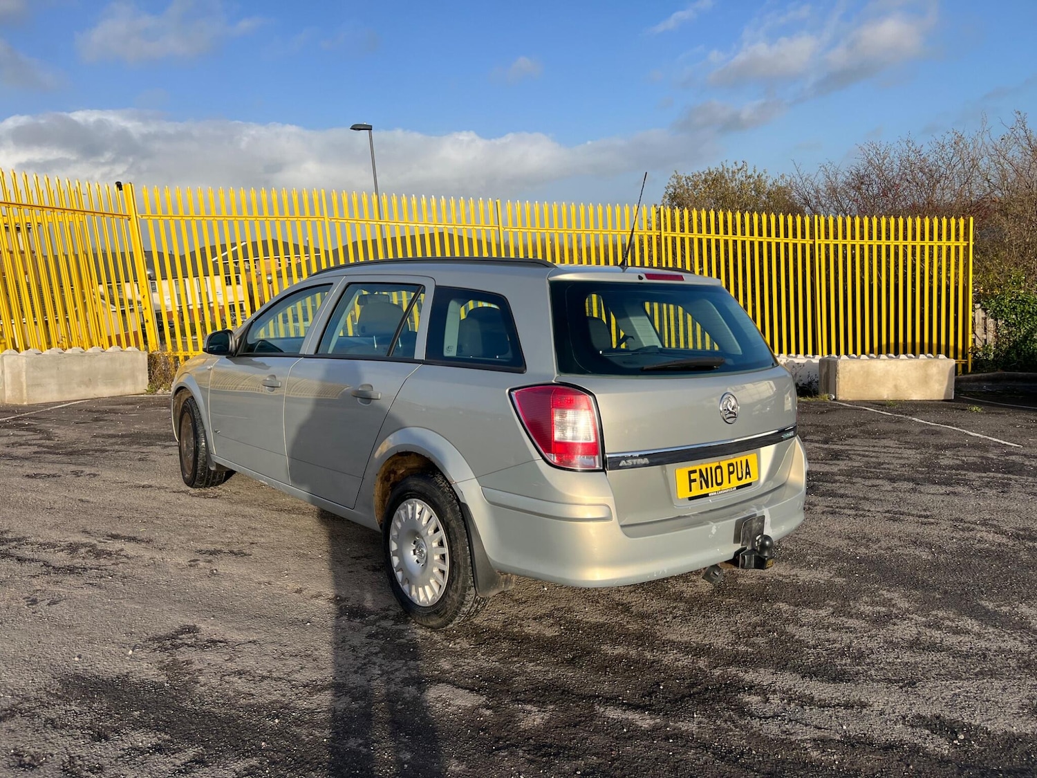 Used Vauxhall Astra 2010 for sale - 76527714: Photo 2