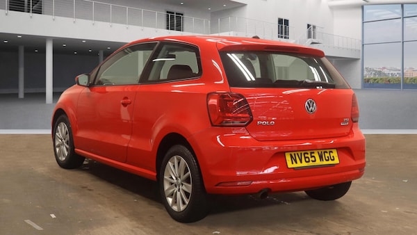 Used Volkswagen Polo 2015 for sale - 76247776: Photo 2