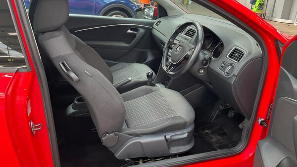 Used Volkswagen Polo 2015 for sale - 76247776: Photo 4