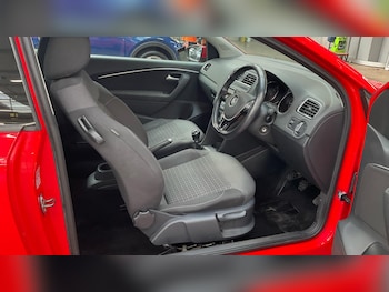 Used Volkswagen Polo 2015 for sale - 76247776: Photo 4