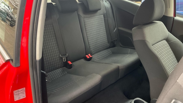 Used Volkswagen Polo 2015 for sale - 76247776: Photo 5
