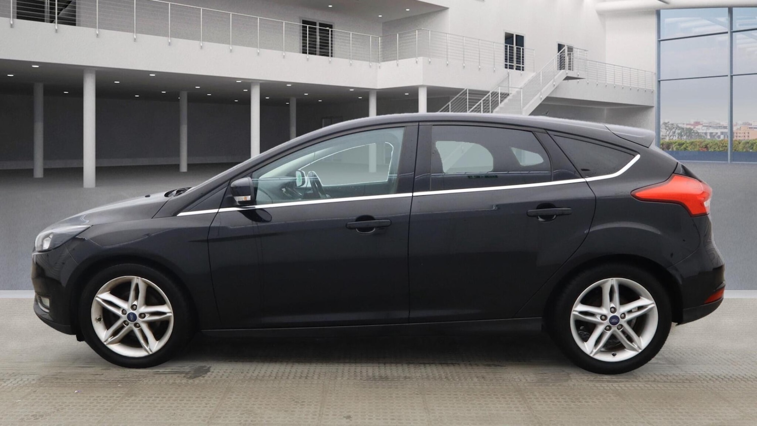 Used Ford Focus 2017 for sale - 76898447: Photo 3