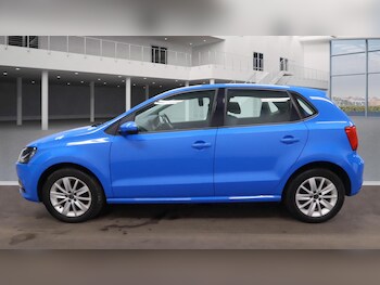 Used Volkswagen Polo 2015 for sale - 76975862: Photo