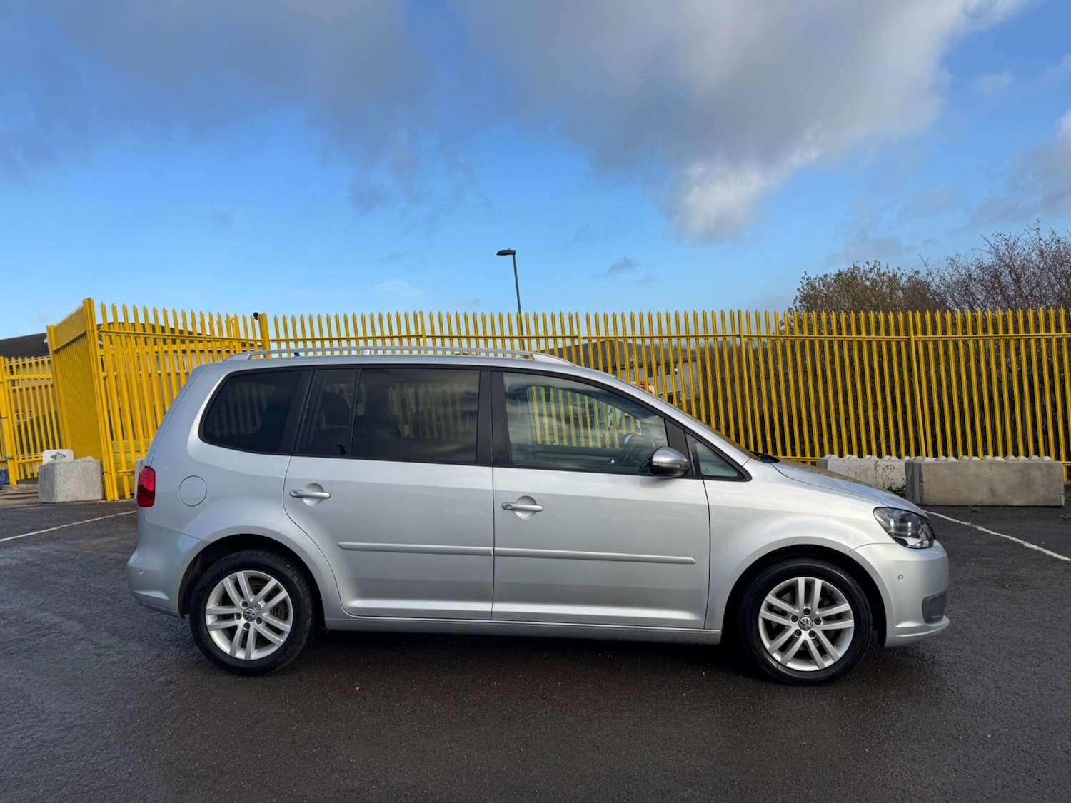 Used Volkswagen Touran 2014 for sale - 76752803: Photo 5