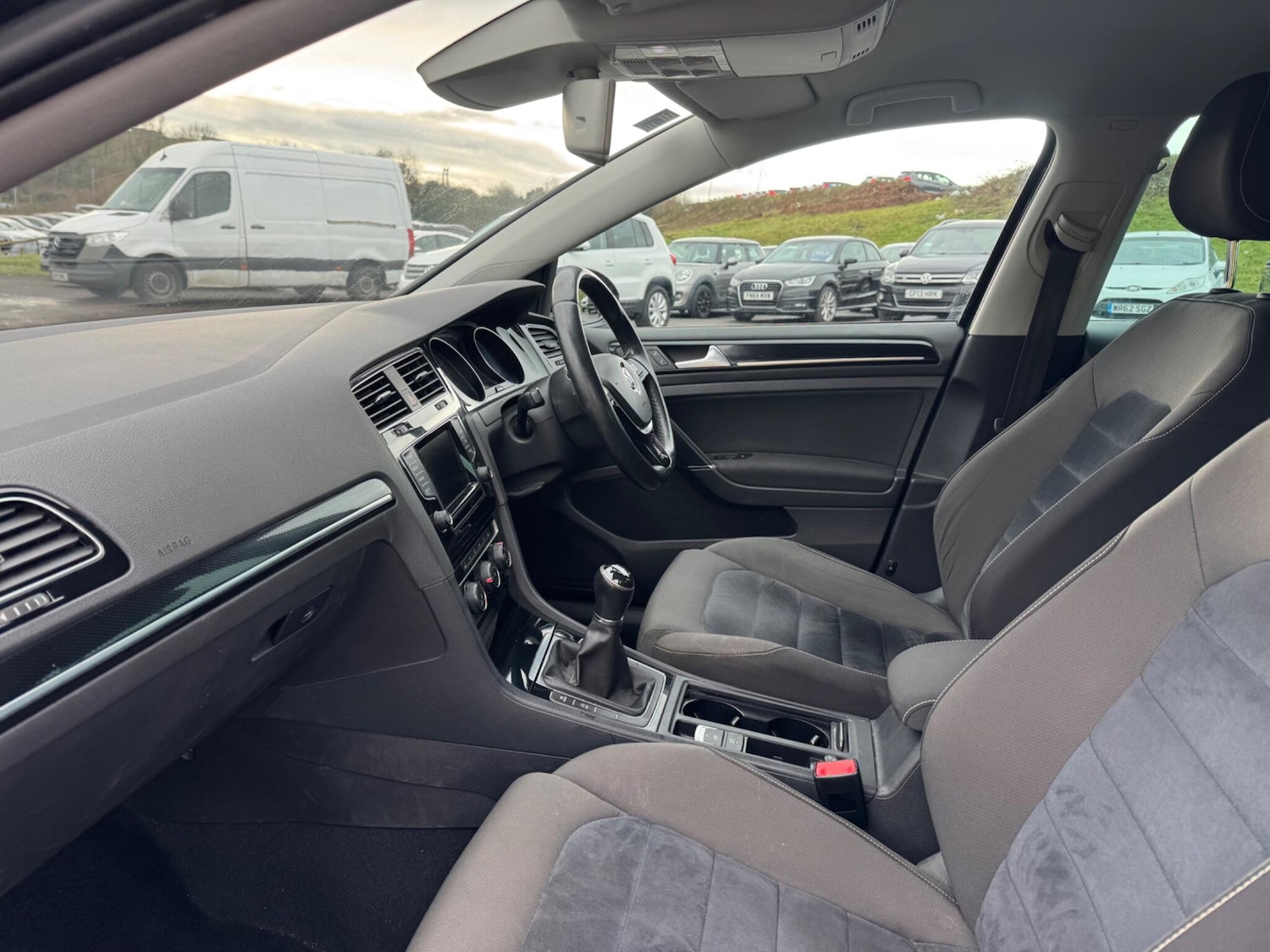 Used Volkswagen Golf 2013 for sale - 77120664: Photo 8