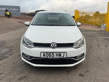 Used Volkswagen Polo 2015 for sale - 76991802: Photo