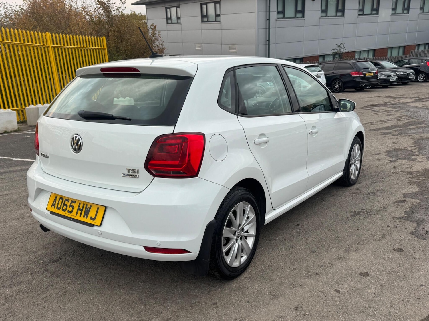 Used Volkswagen Polo 2015 for sale - 76991802: Photo 6