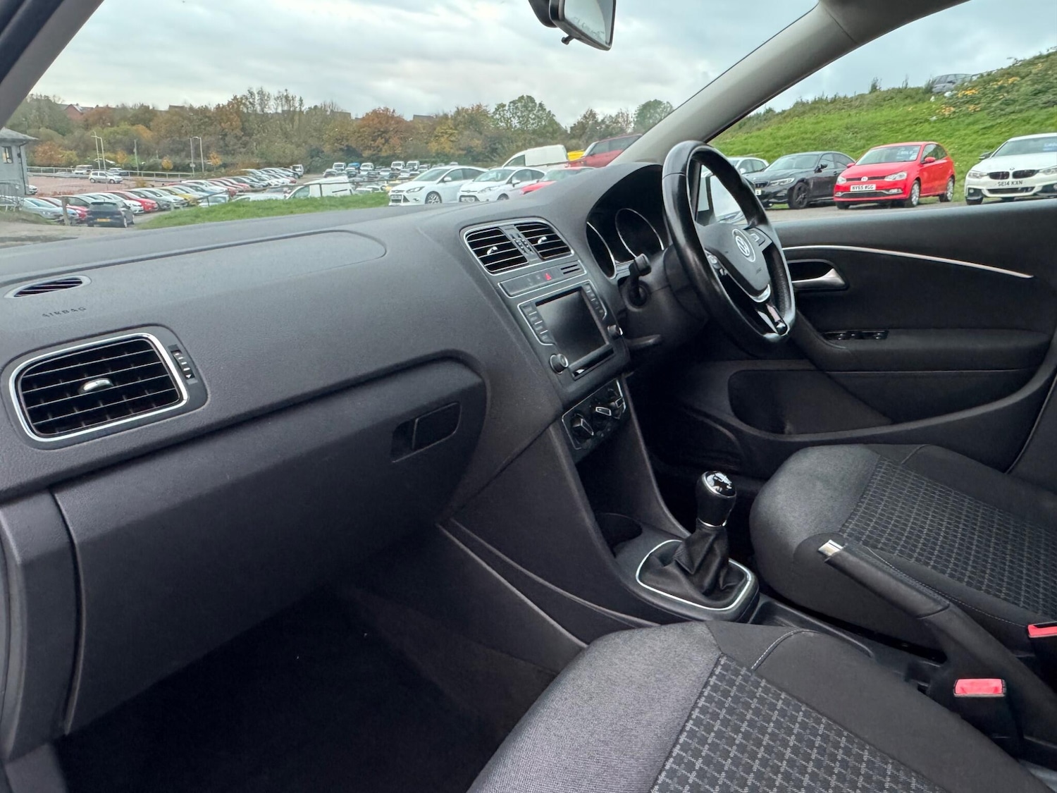 Used Volkswagen Polo 2015 for sale - 76991802: Photo 9