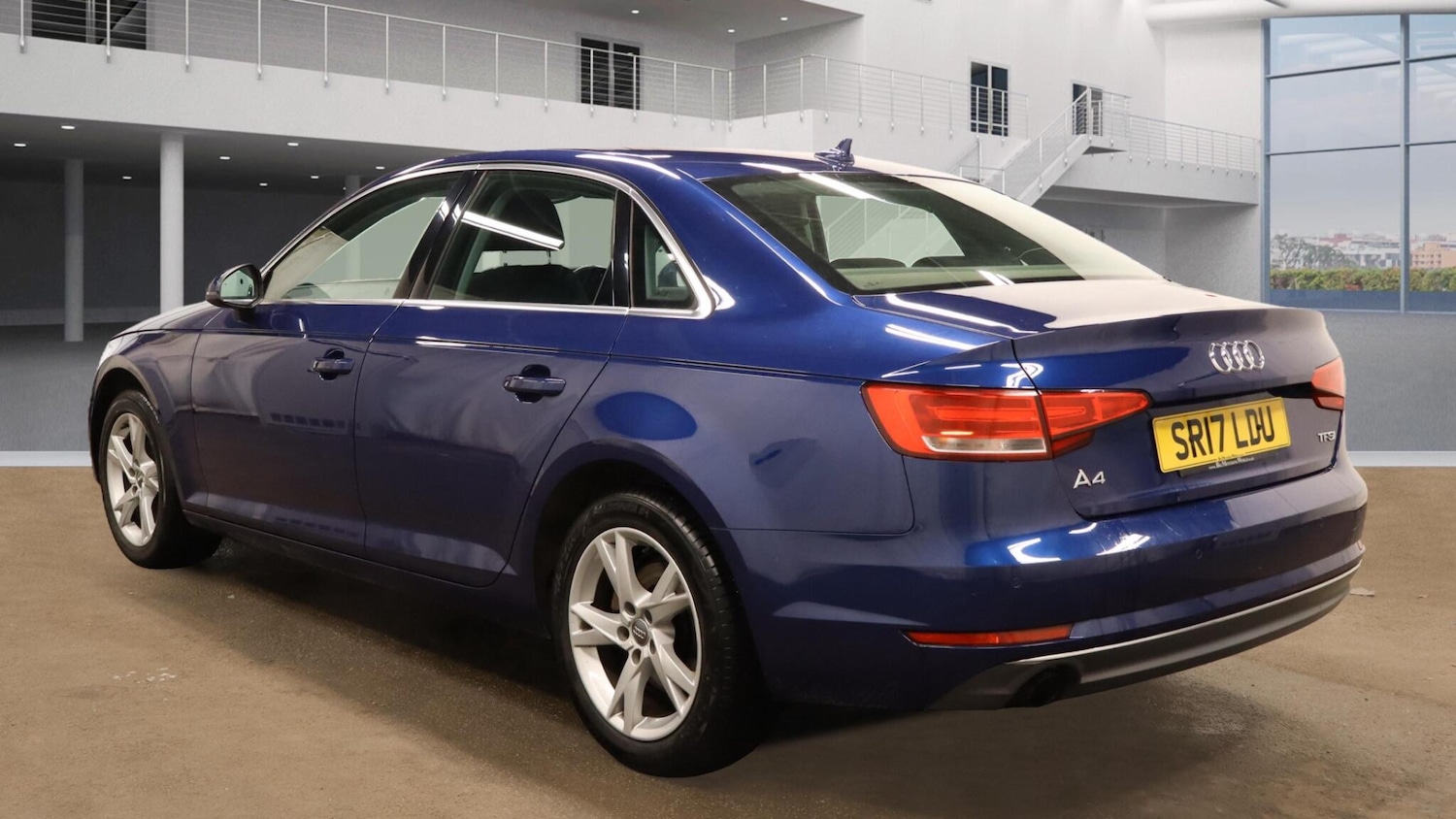 Used Audi A4 2017 for sale - 76666857: Photo 2