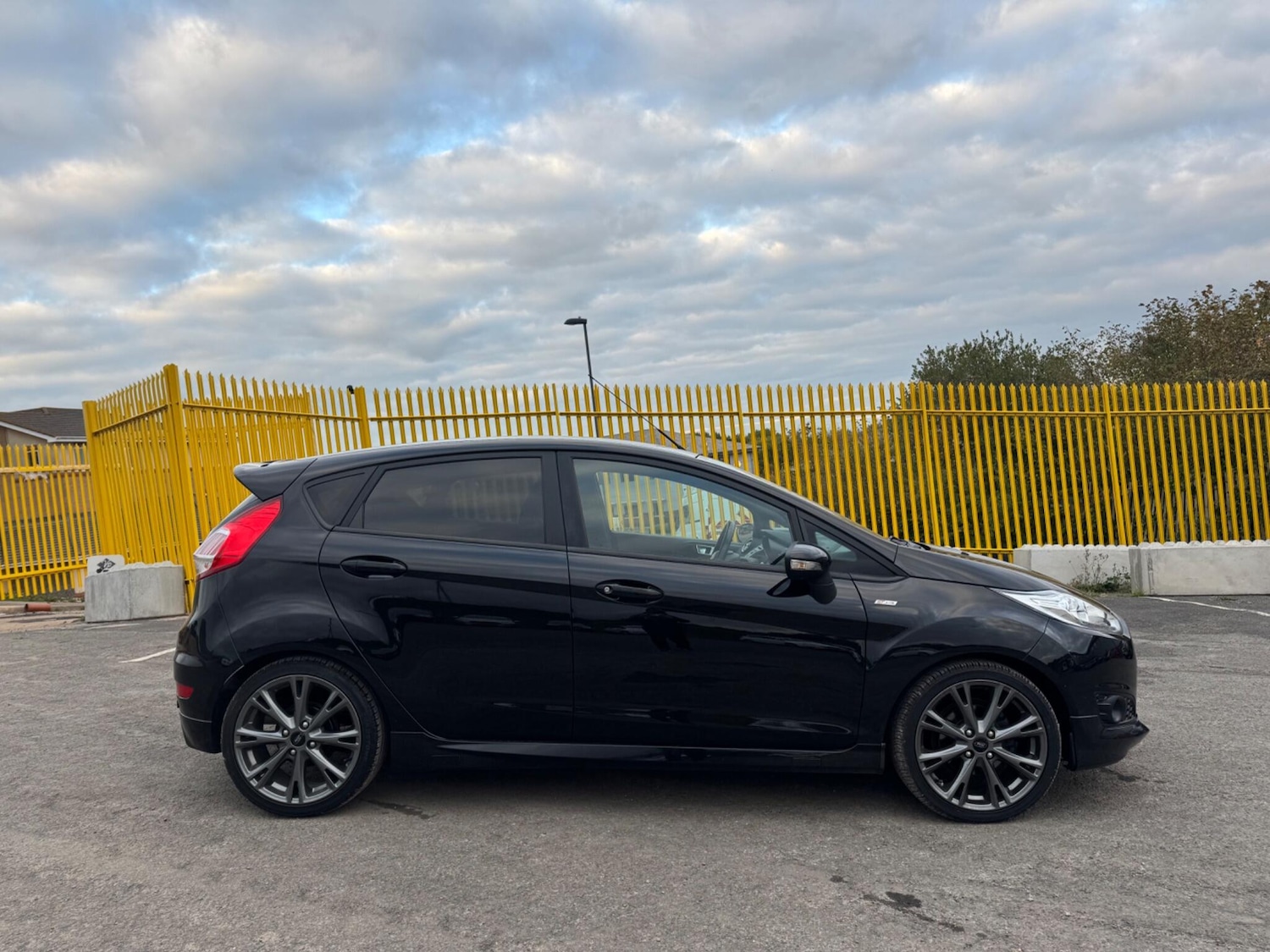 Used Ford Fiesta 2016 for sale - 76307305: Photo 5