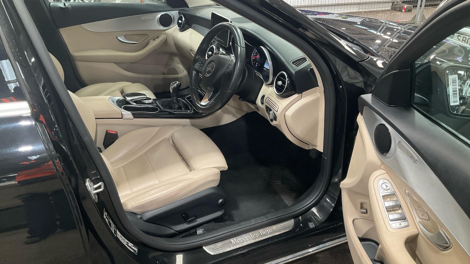 Used Mercedes-Benz C Class 2016 for sale - 76839471: Photo 4