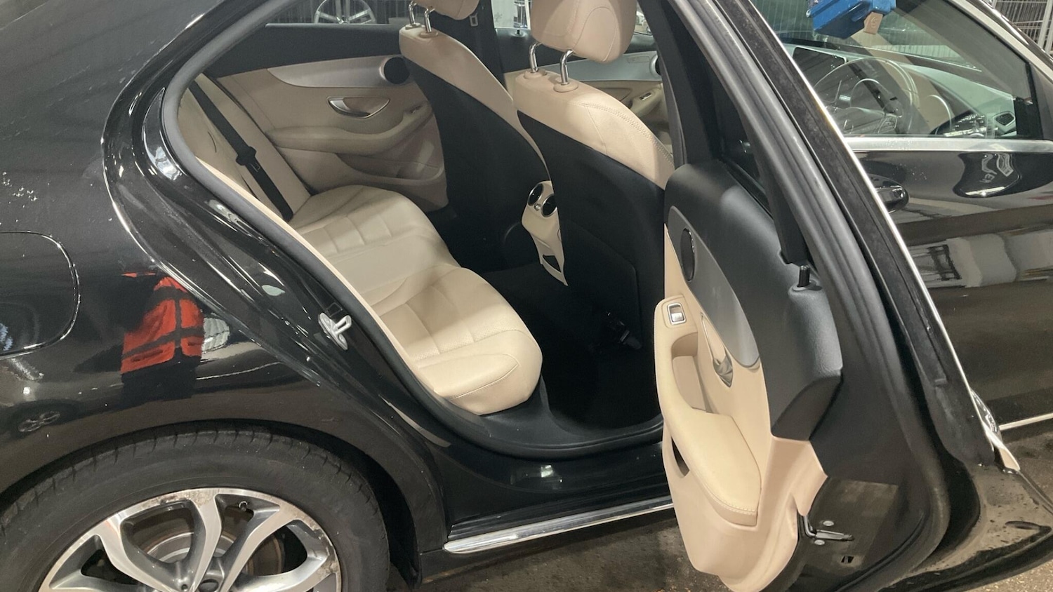 Used Mercedes-Benz C Class 2016 for sale - 76839471: Photo 5