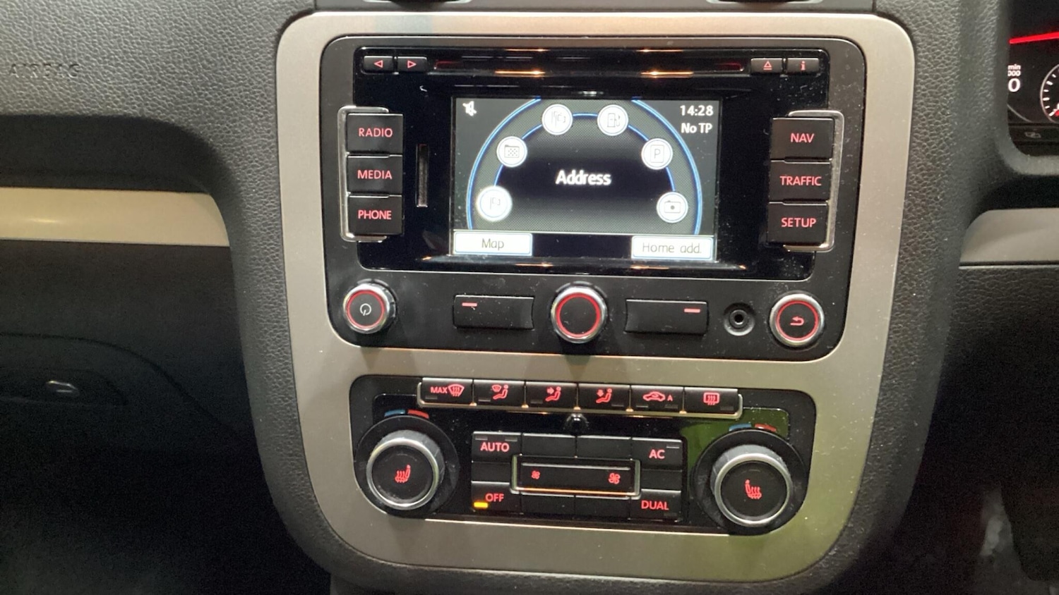 Used Volkswagen Scirocco 2012 for sale - 77509854: Photo 6